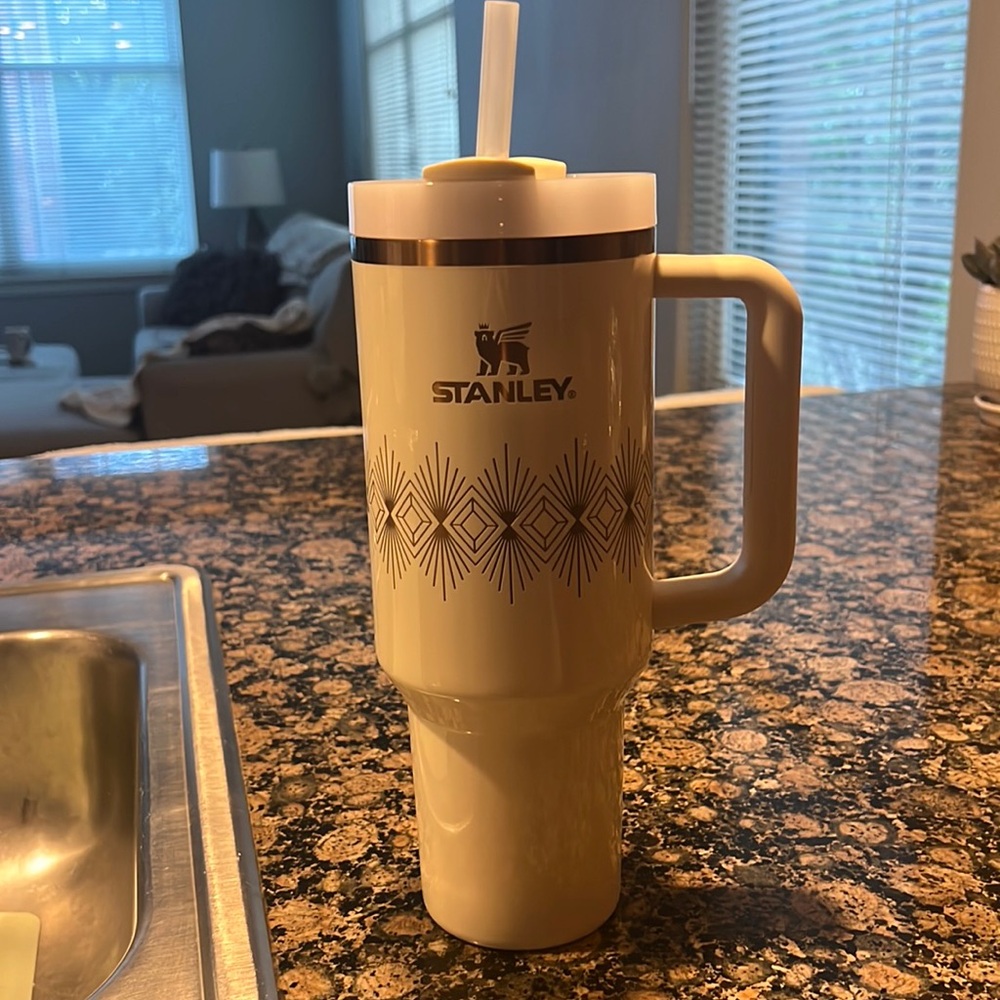 Stanley Flowstate Tumbler 40oz